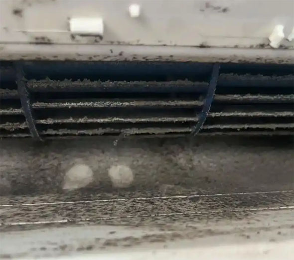 隆林空调吹的风有股烧焦味是怎么回事